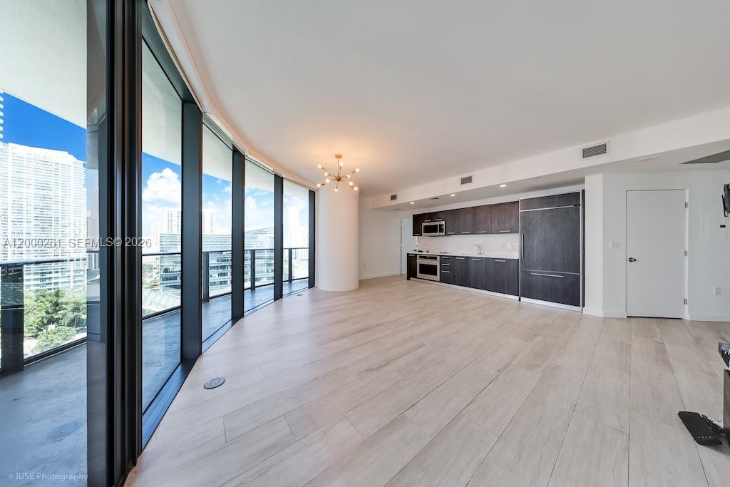 45 SW 9th St #1808 Miami, FL 33130