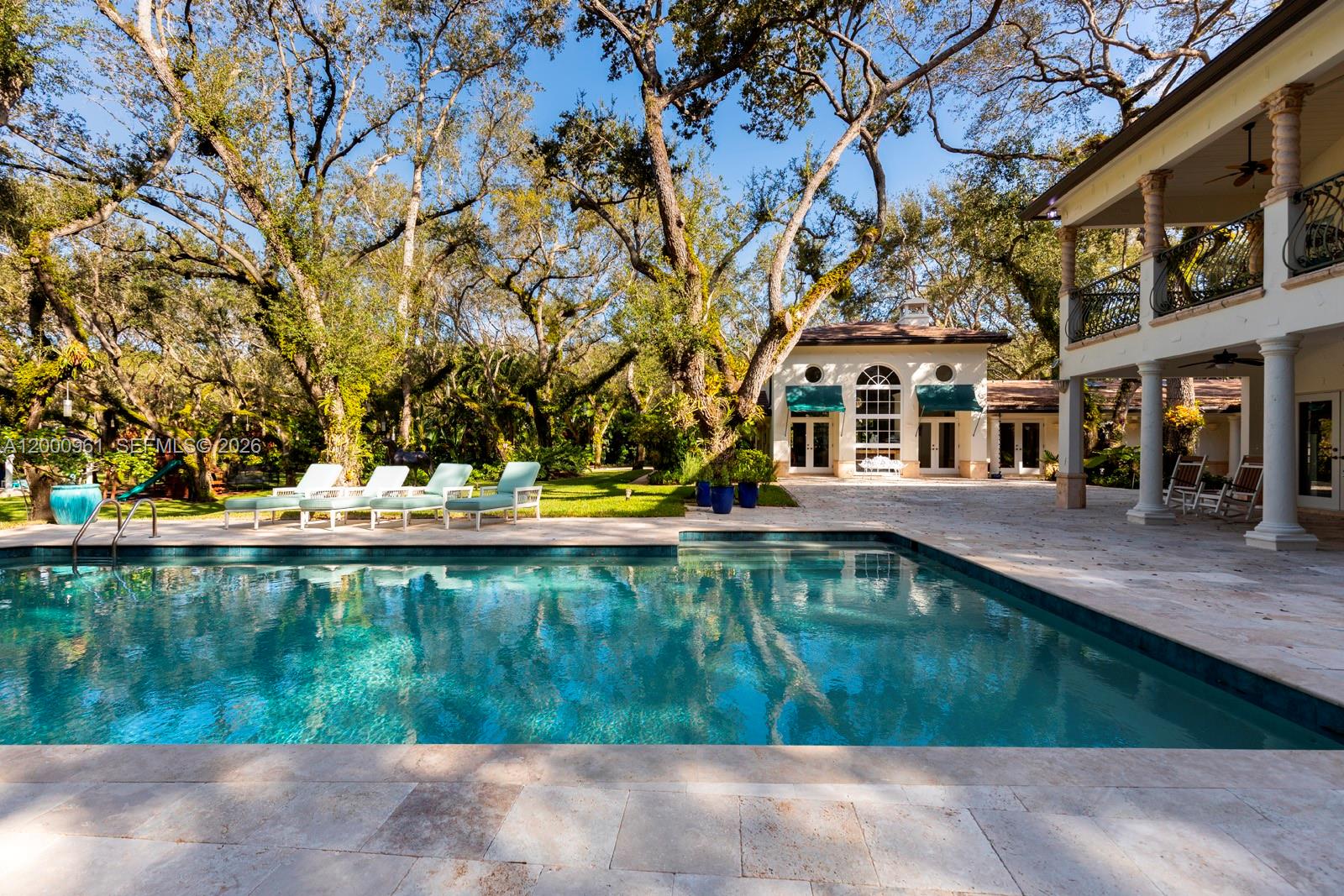 10100 Lakeside Dr Coral Gables, FL 33156