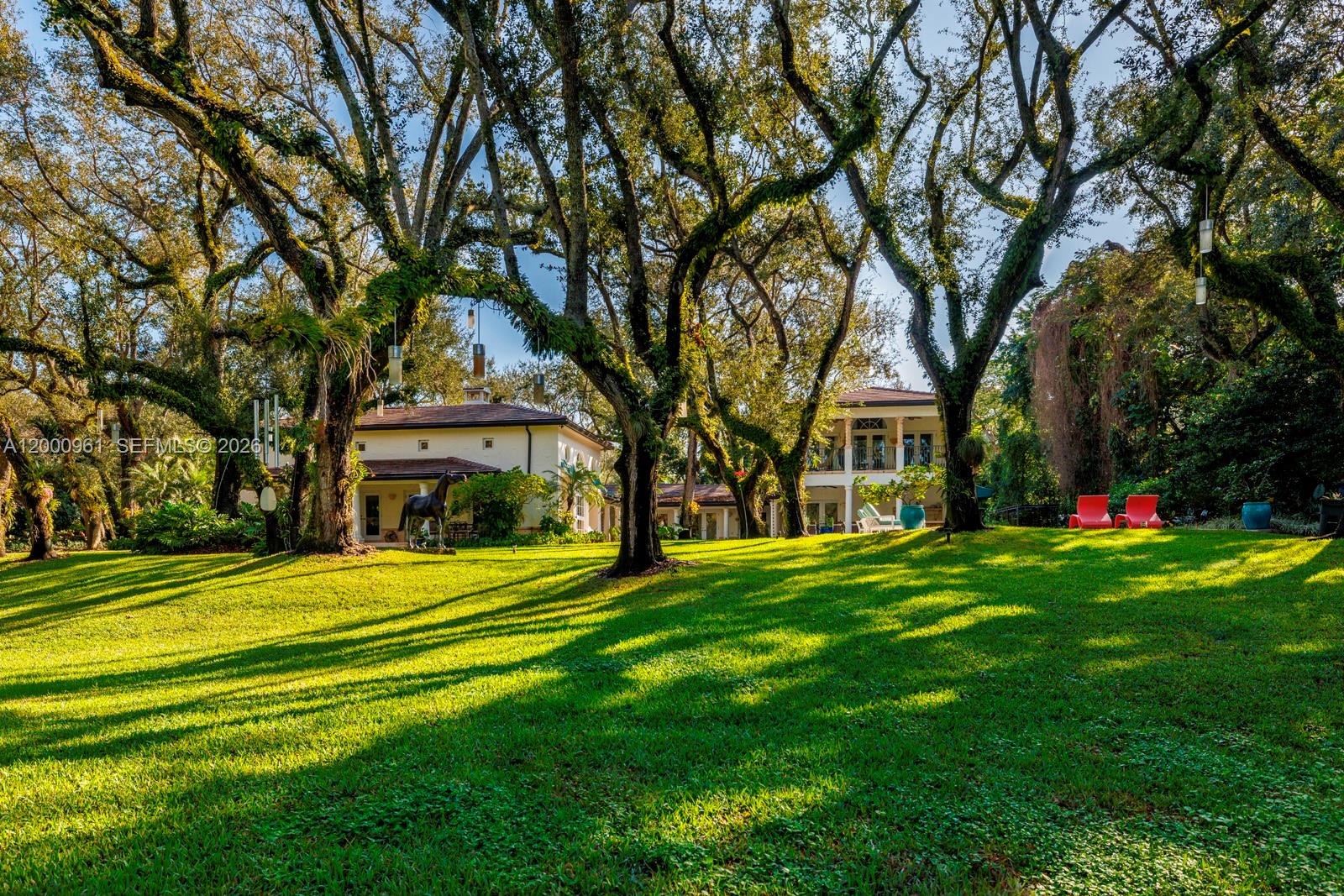 10100 Lakeside Dr Coral Gables, FL 33156