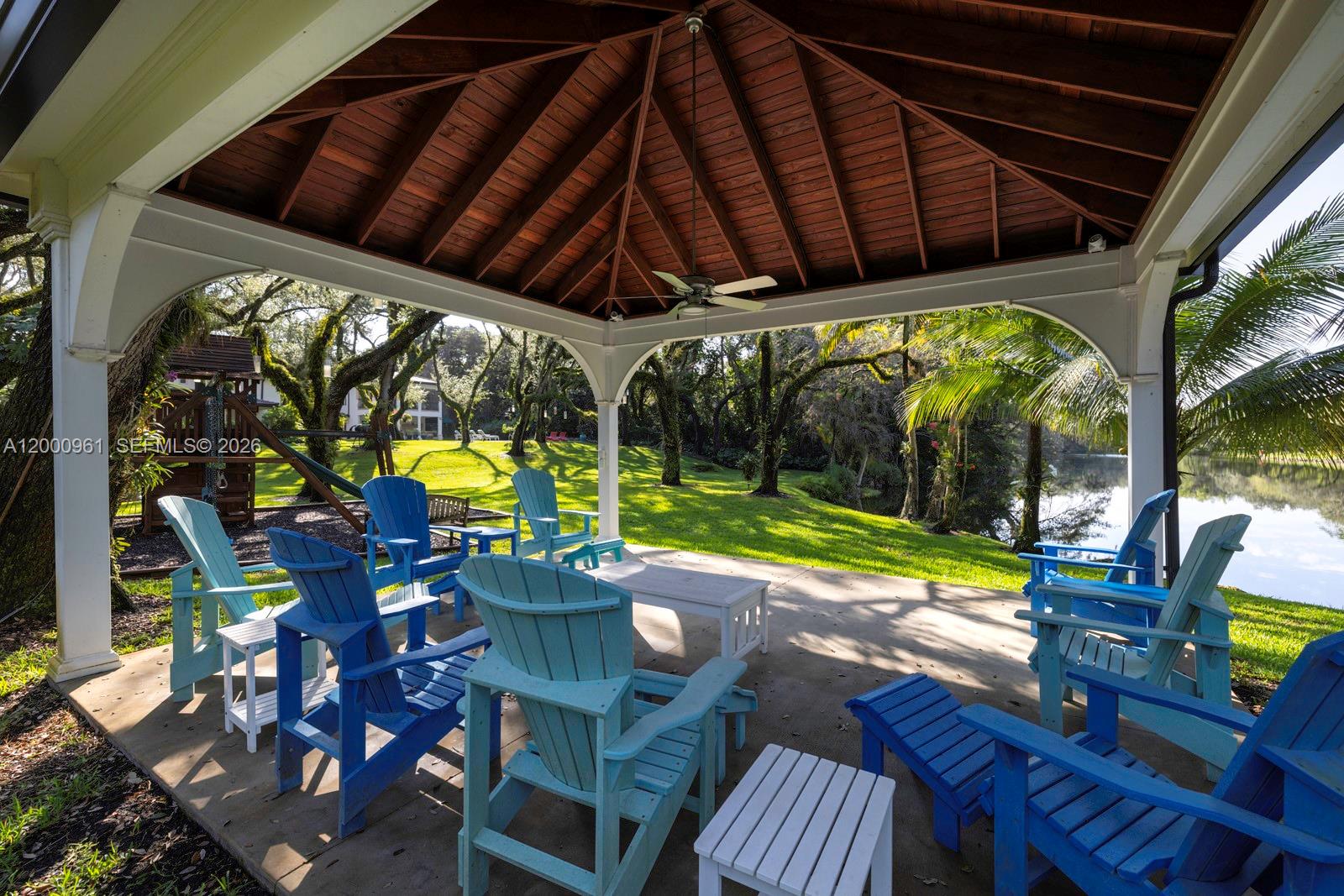 10100 Lakeside Dr Coral Gables, FL 33156