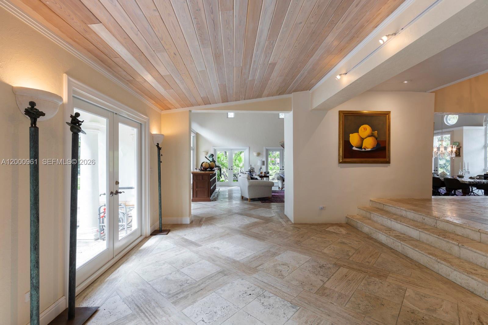 10100 Lakeside Dr Coral Gables, FL 33156