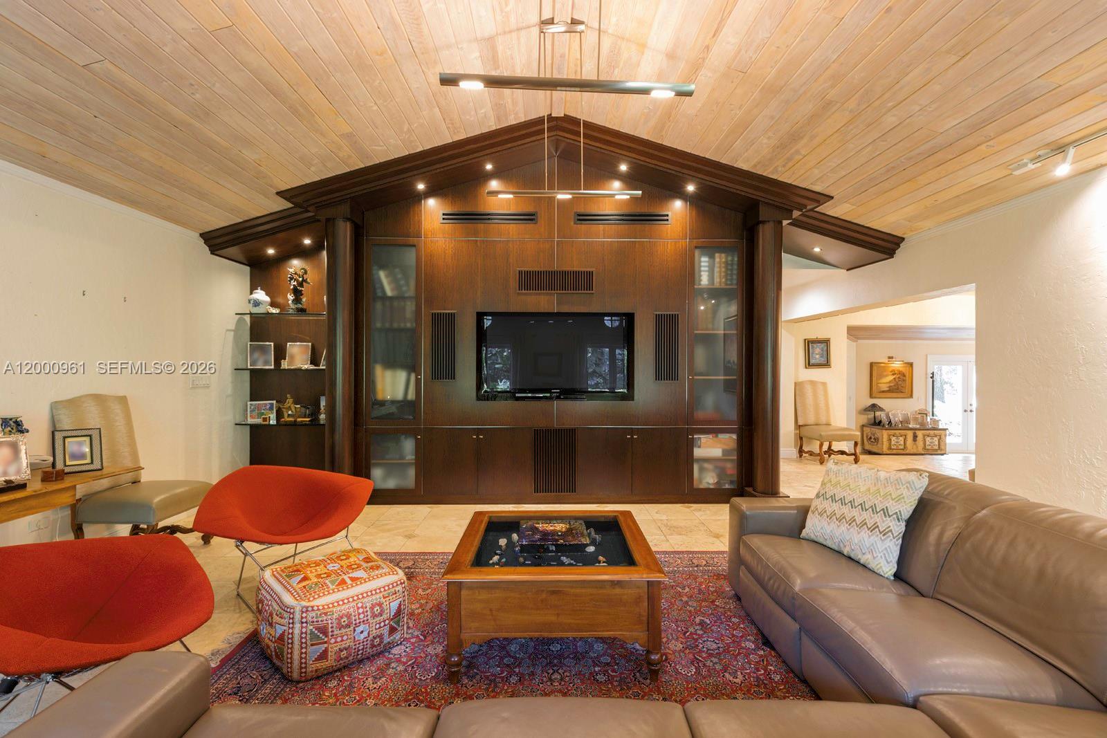 10100 Lakeside Dr Coral Gables, FL 33156