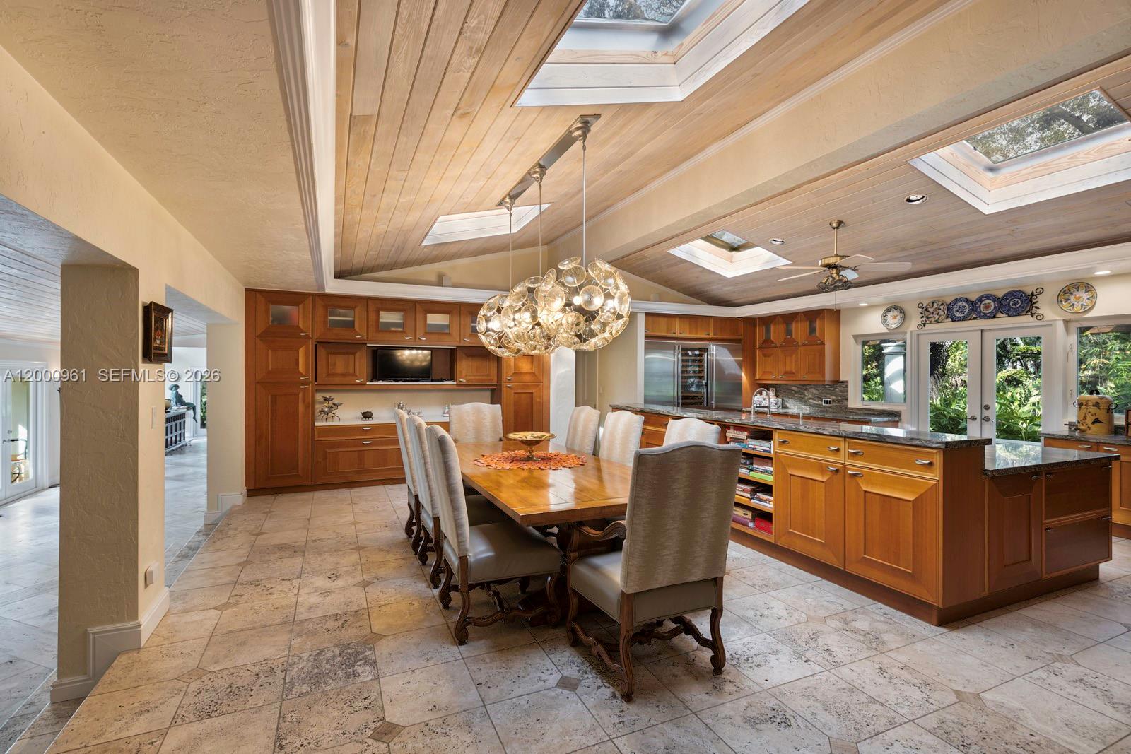 10100 Lakeside Dr Coral Gables, FL 33156