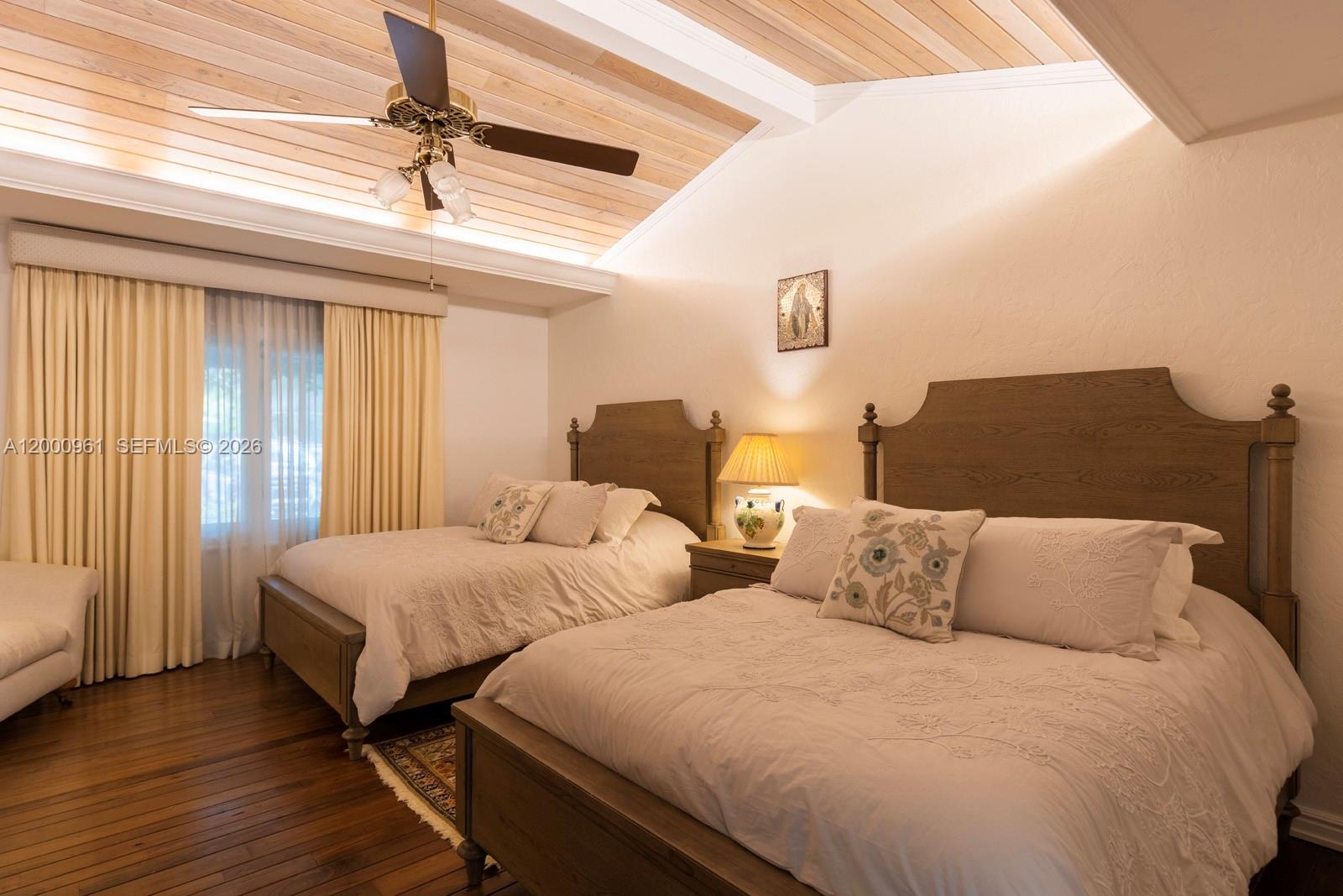 10100 Lakeside Dr Coral Gables, FL 33156