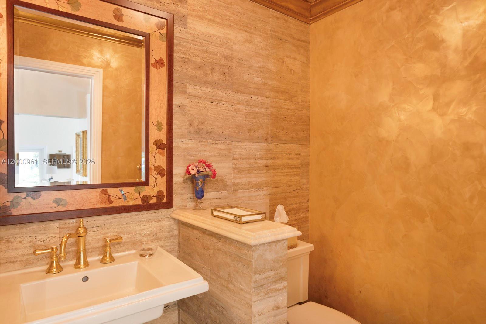 10100 Lakeside Dr Coral Gables, FL 33156