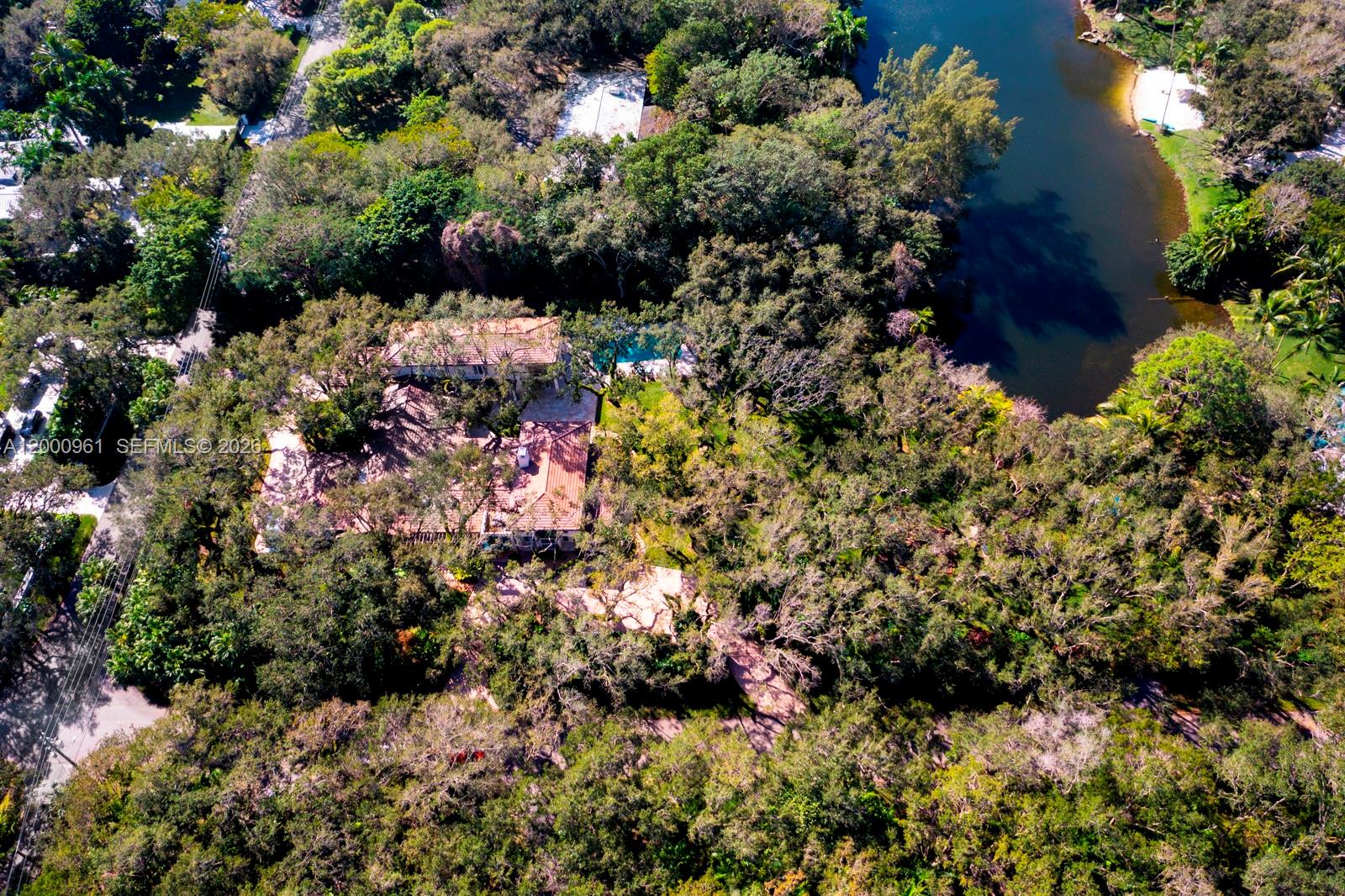 10100 Lakeside Dr Coral Gables, FL 33156