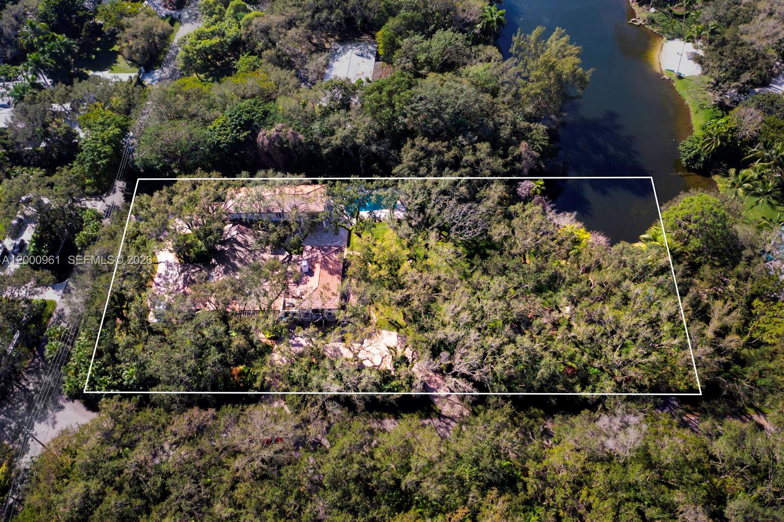 10100 Lakeside Dr Coral Gables, FL 33156