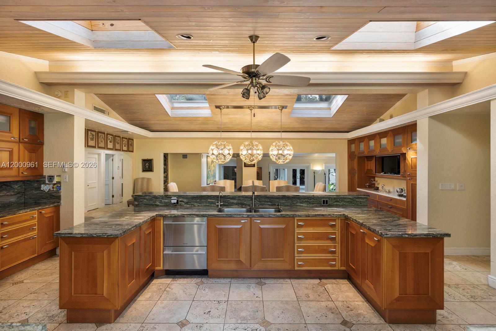 10100 Lakeside Dr Coral Gables, FL 33156