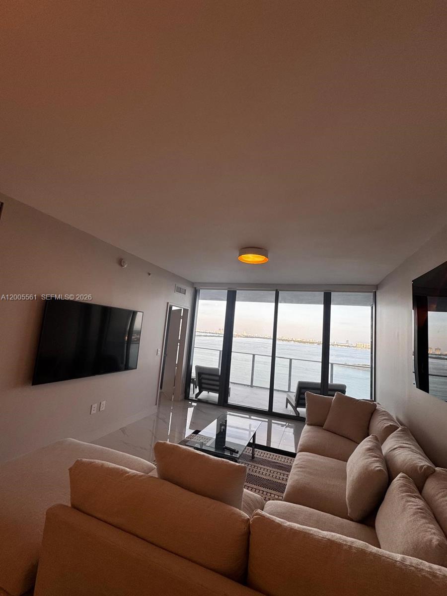 711 NE 23rd Ter #2206 Miami, FL 33137