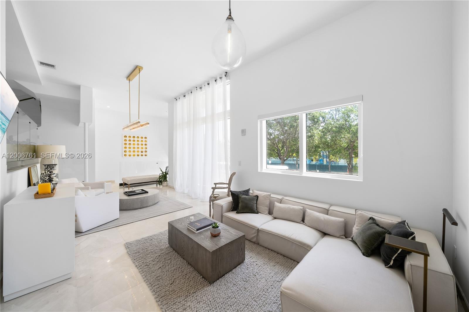400 Alton Rd #TH-1A Miami Beach, FL 33139