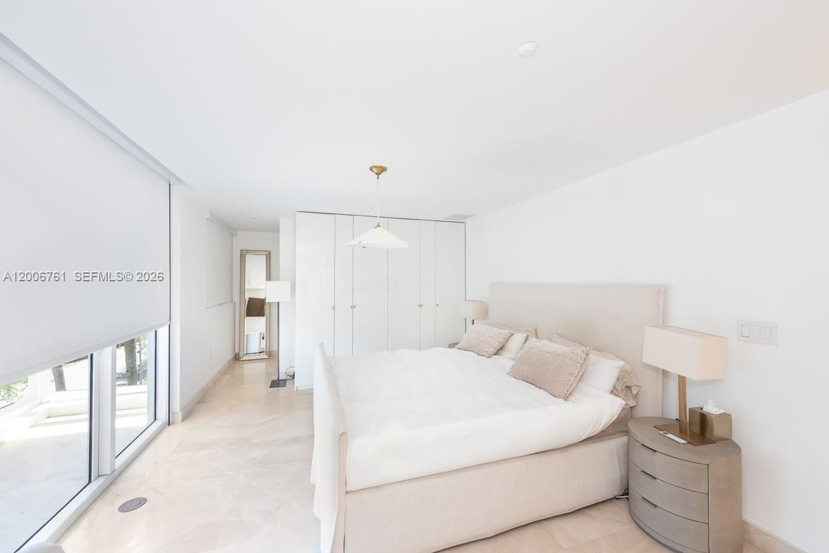 400 Alton Rd #TH-1A Miami Beach, FL 33139
