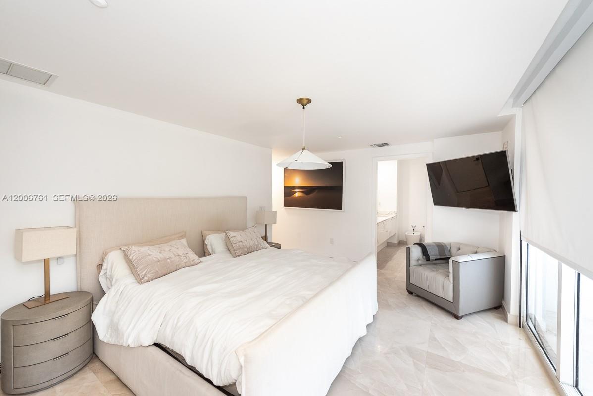400 Alton Rd #TH-1A Miami Beach, FL 33139