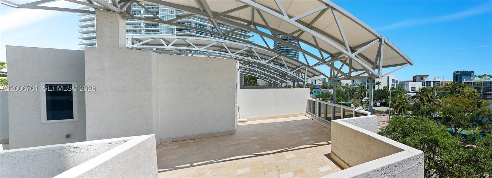 400 Alton Rd #TH-1A Miami Beach, FL 33139