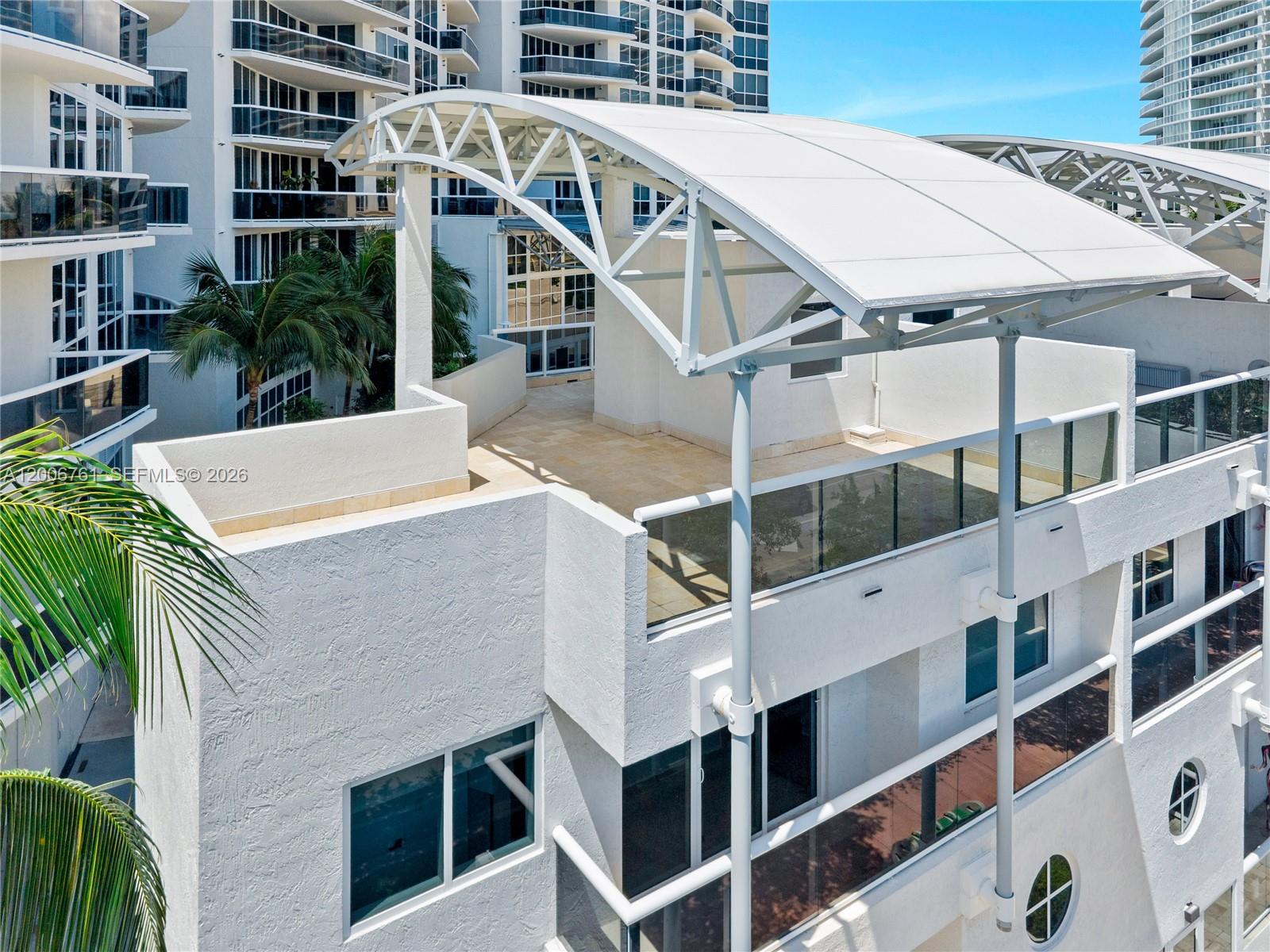 400 Alton Rd #TH-1A Miami Beach, FL 33139