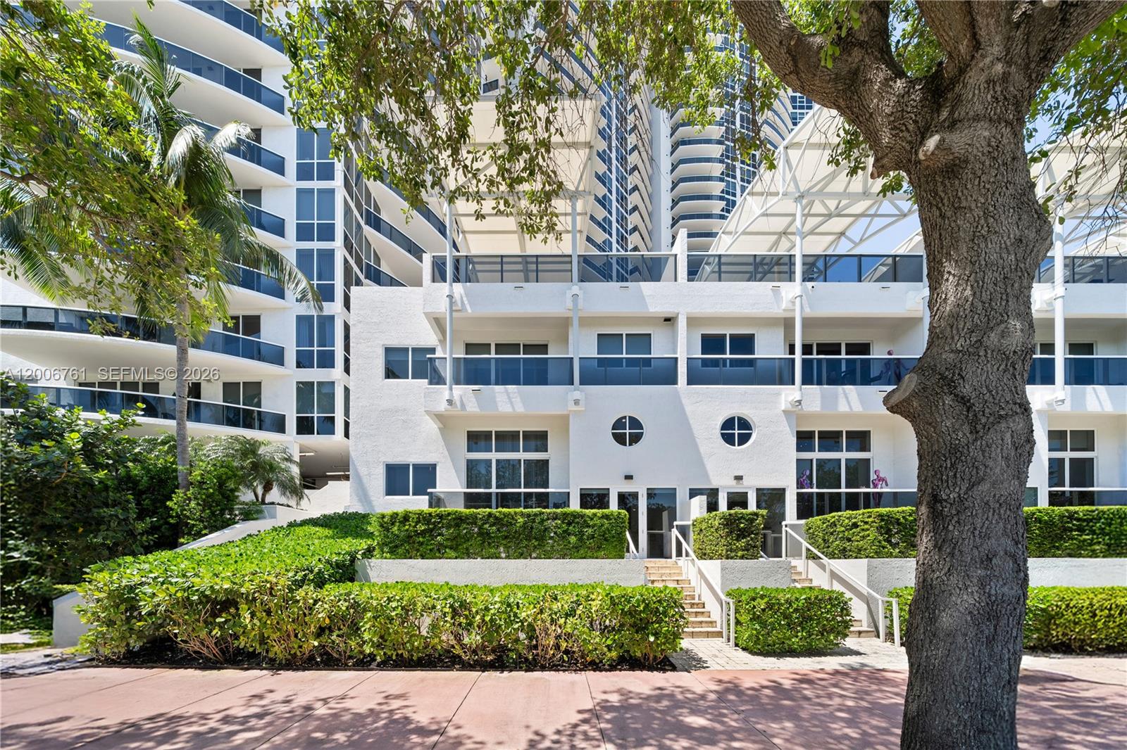 400 Alton Rd #TH-1A Miami Beach, FL 33139
