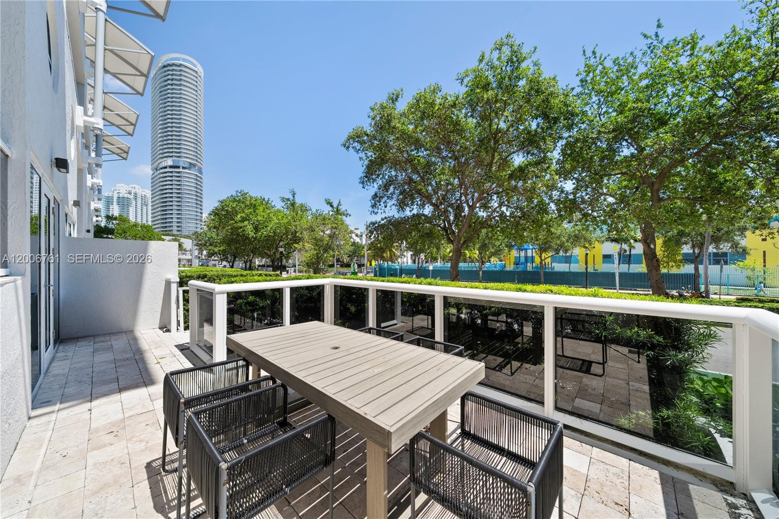 400 Alton Rd #TH-1A Miami Beach, FL 33139