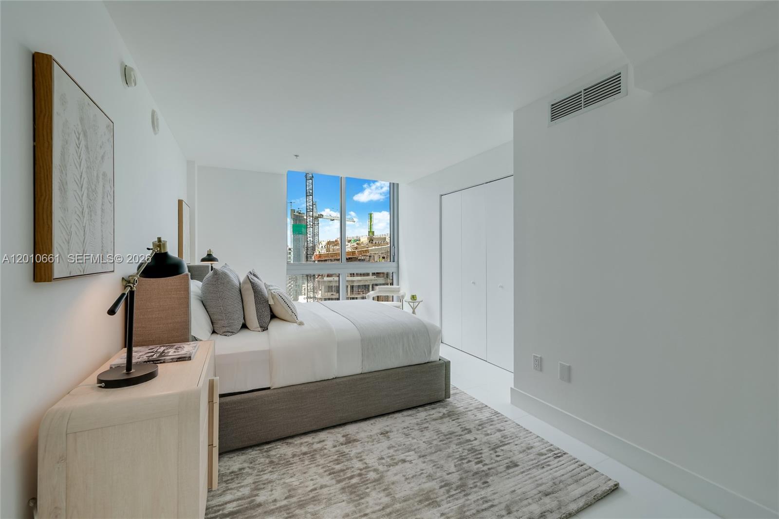 92 SW 3rd St #5202 Miami, FL 33130