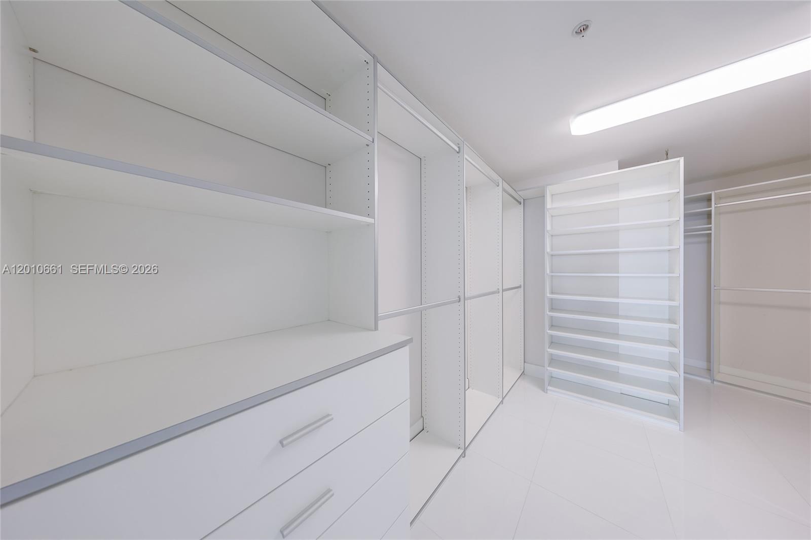 92 SW 3rd St #5202 Miami, FL 33130