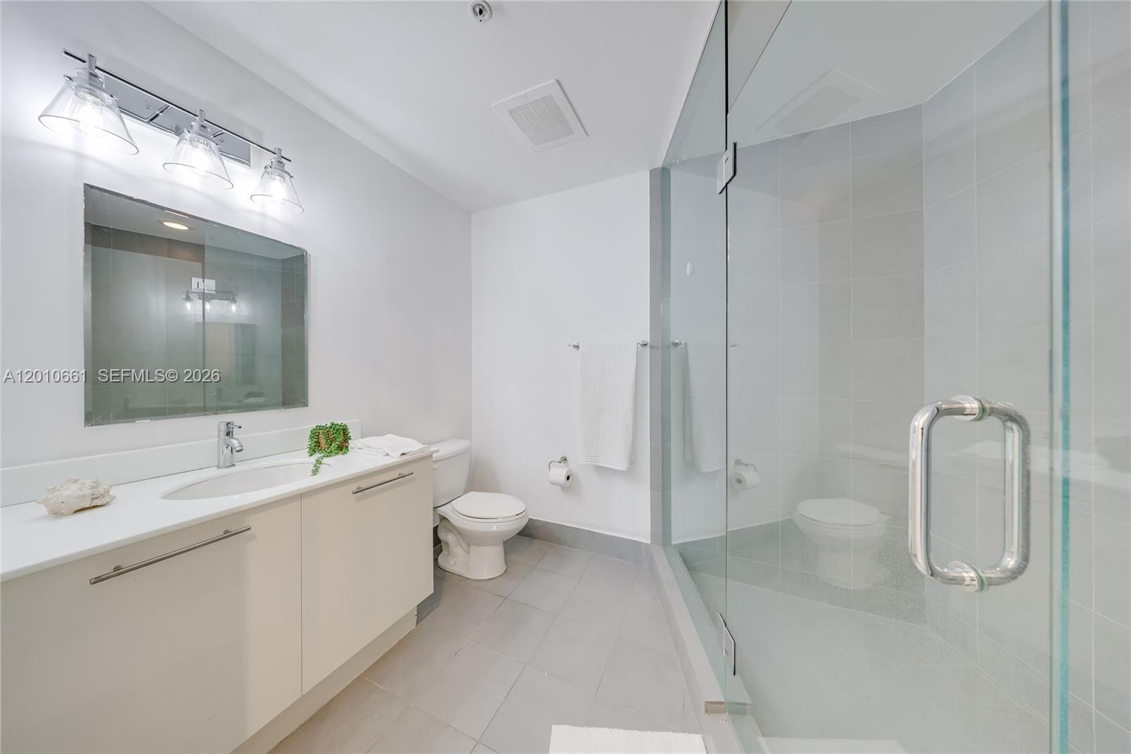 92 SW 3rd St #5202 Miami, FL 33130