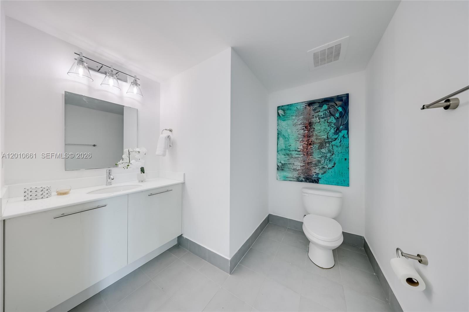 92 SW 3rd St #5202 Miami, FL 33130