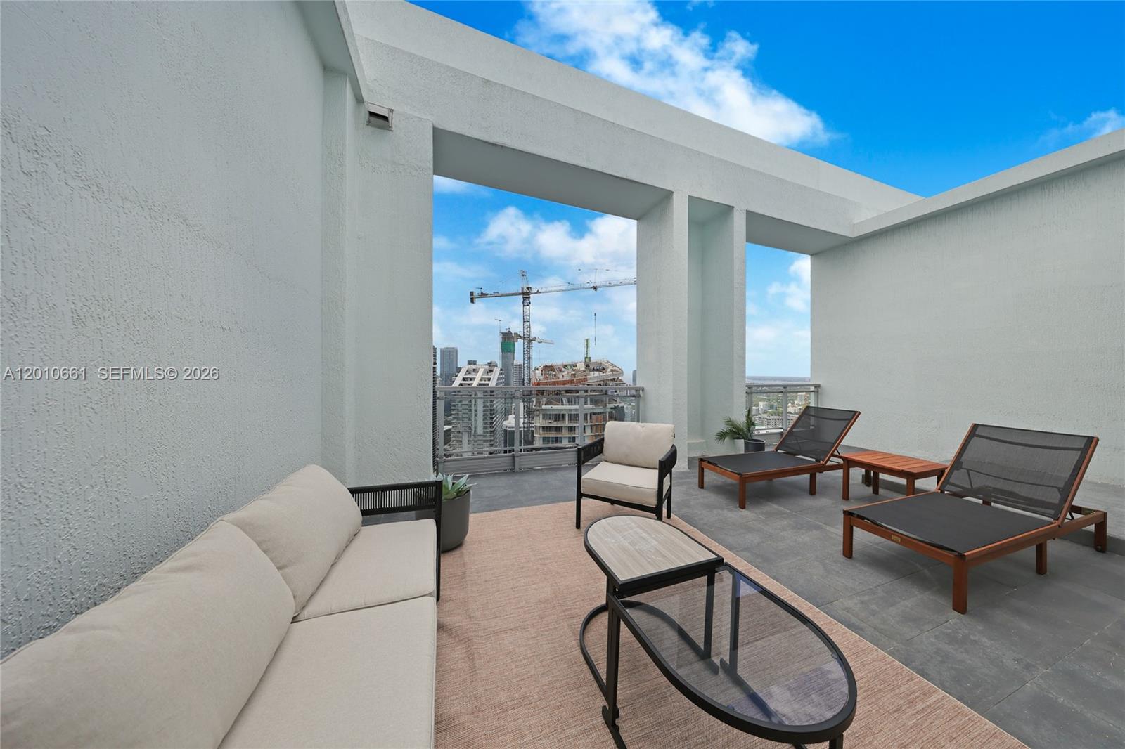 92 SW 3rd St #5202 Miami, FL 33130