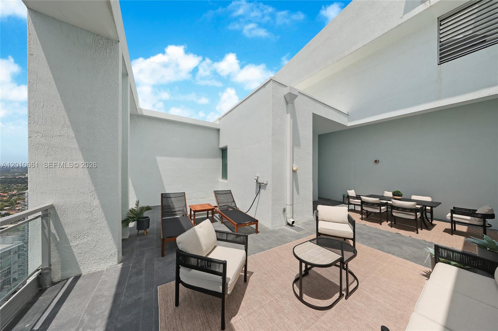 92 SW 3rd St #5202 Miami, FL 33130