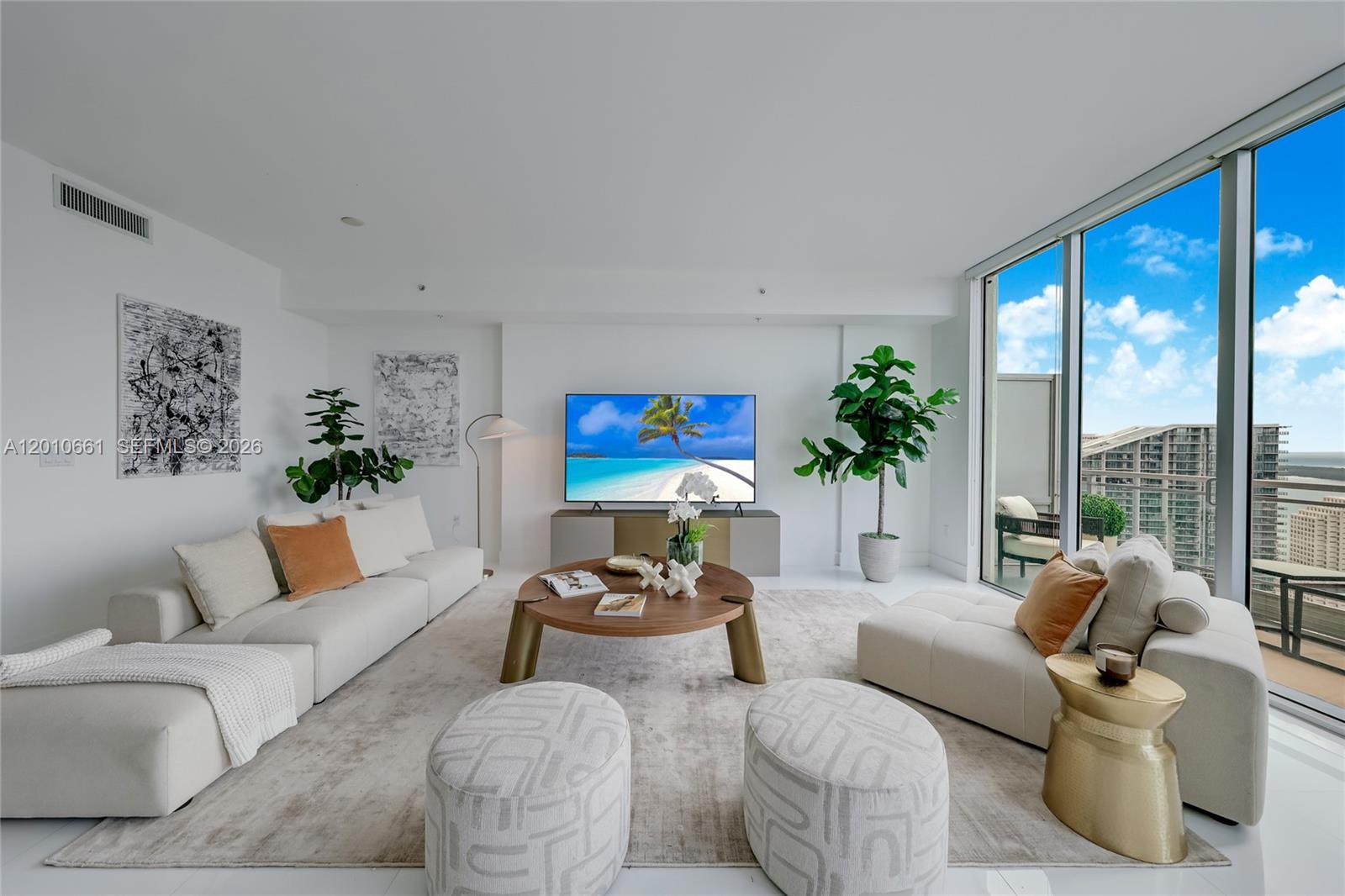 92 SW 3rd St #5202 Miami, FL 33130