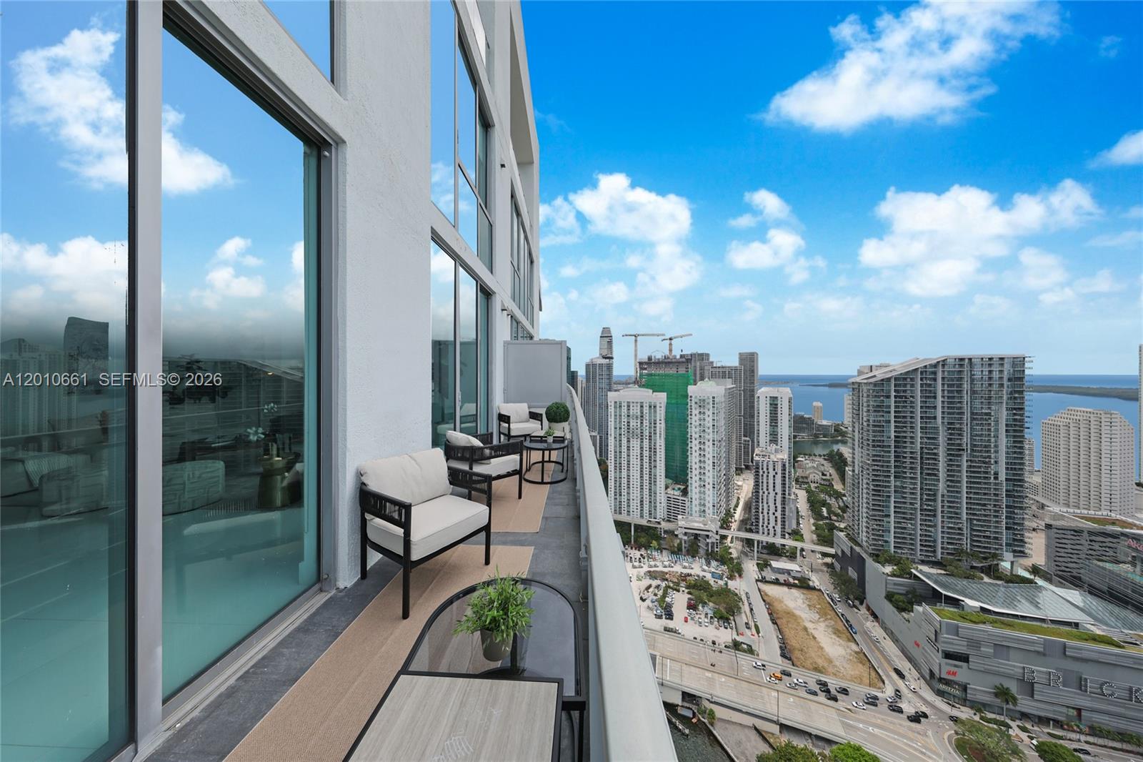 92 SW 3rd St #5202 Miami, FL 33130