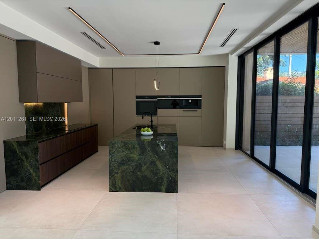 135 SW 29th Rd Miami, FL 33129