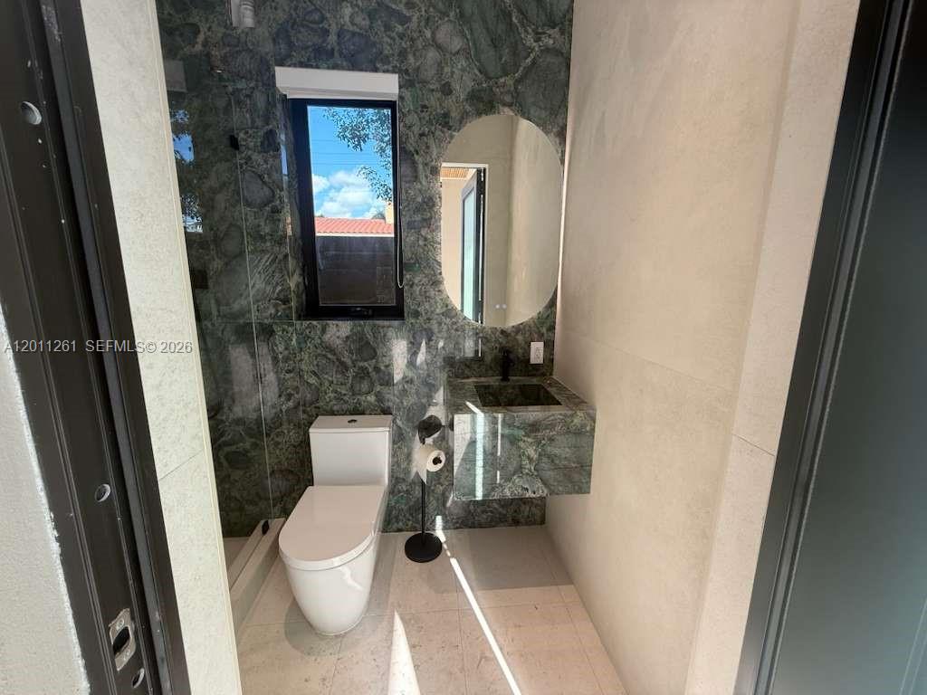 135 SW 29th Rd Miami, FL 33129