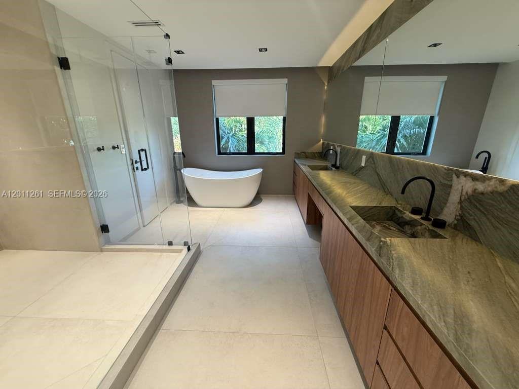 135 SW 29th Rd Miami, FL 33129