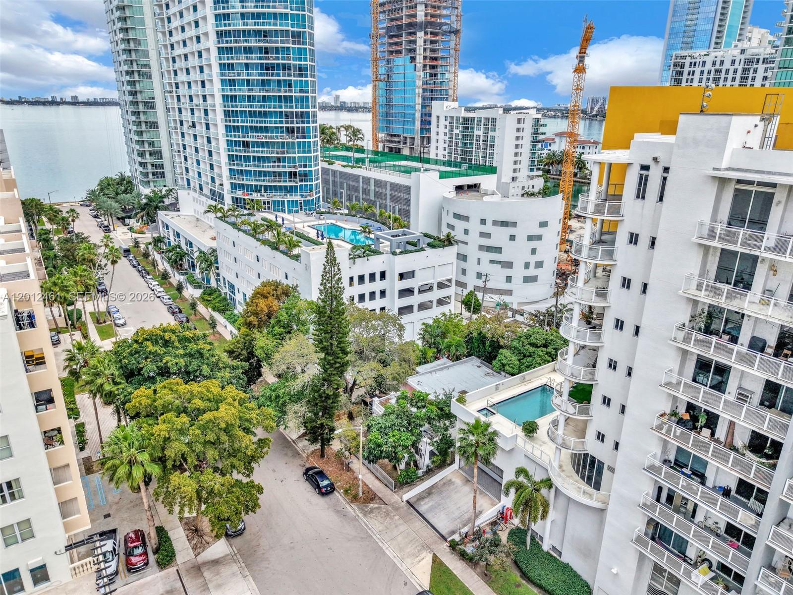452 NE 30th St Miami, FL 33137