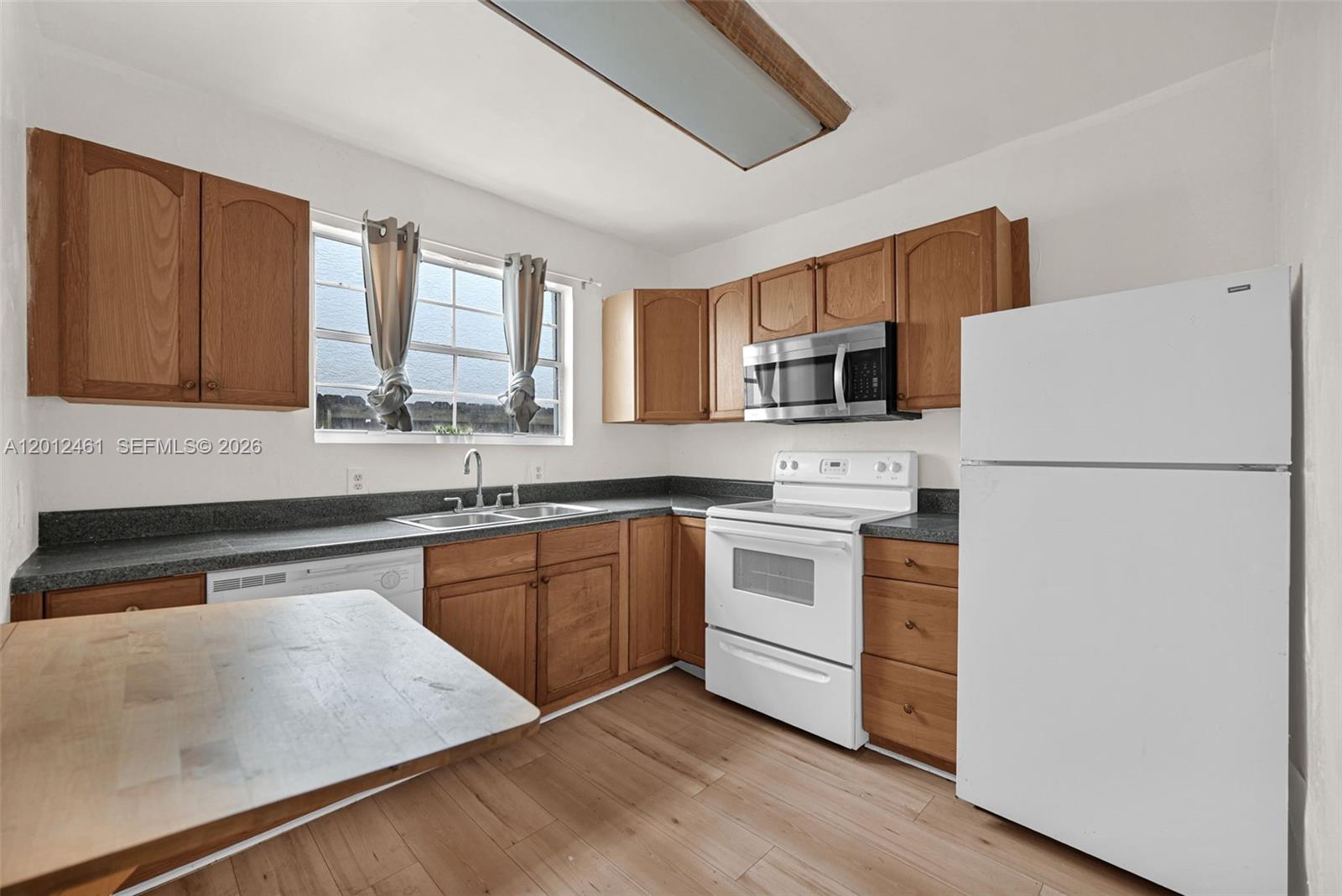452 NE 30th St Miami, FL 33137