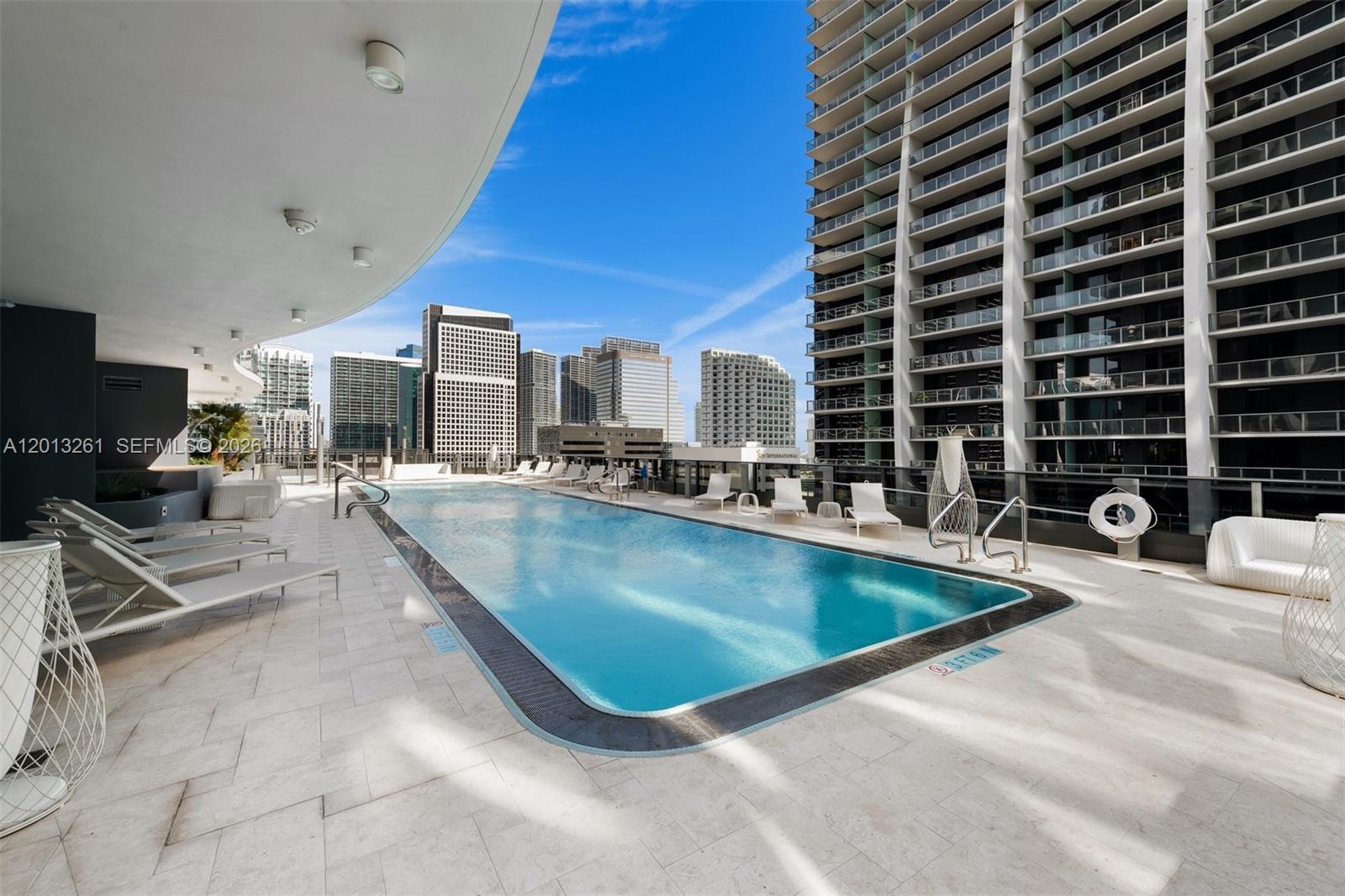 image Brickell Flatiron25