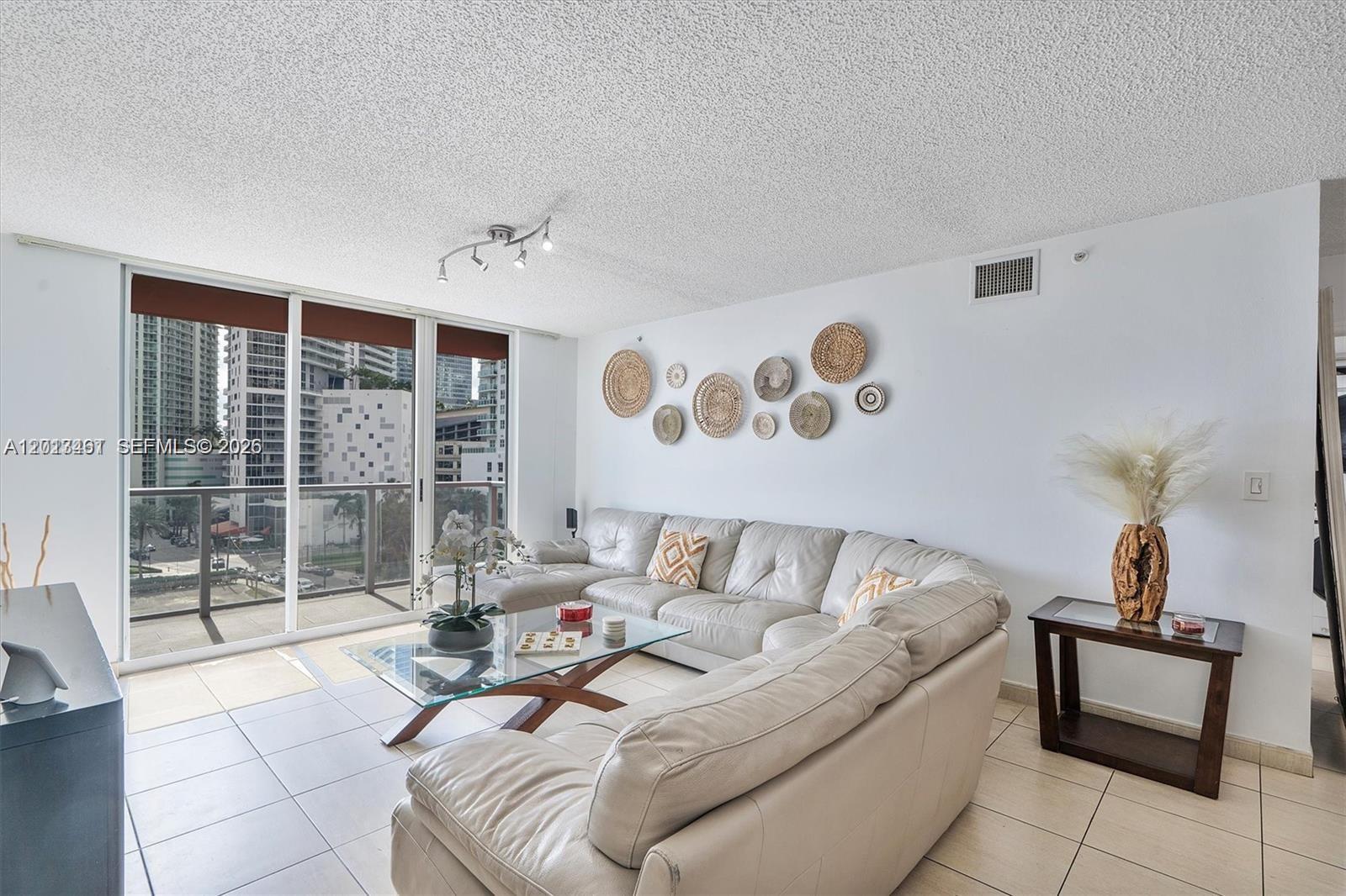 image The Mark on Brickell1