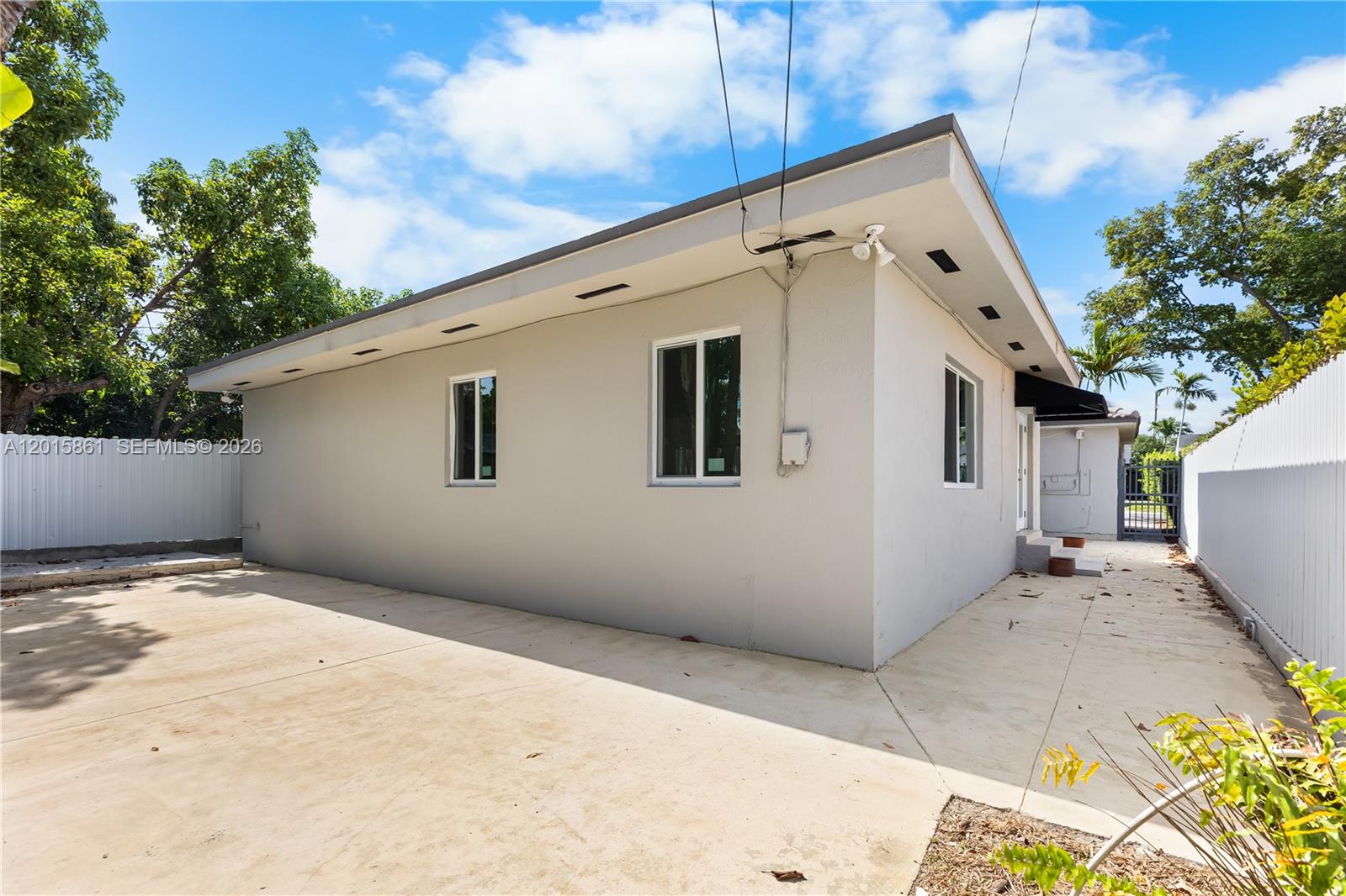 1835 SW 18th St Miami, FL 33145