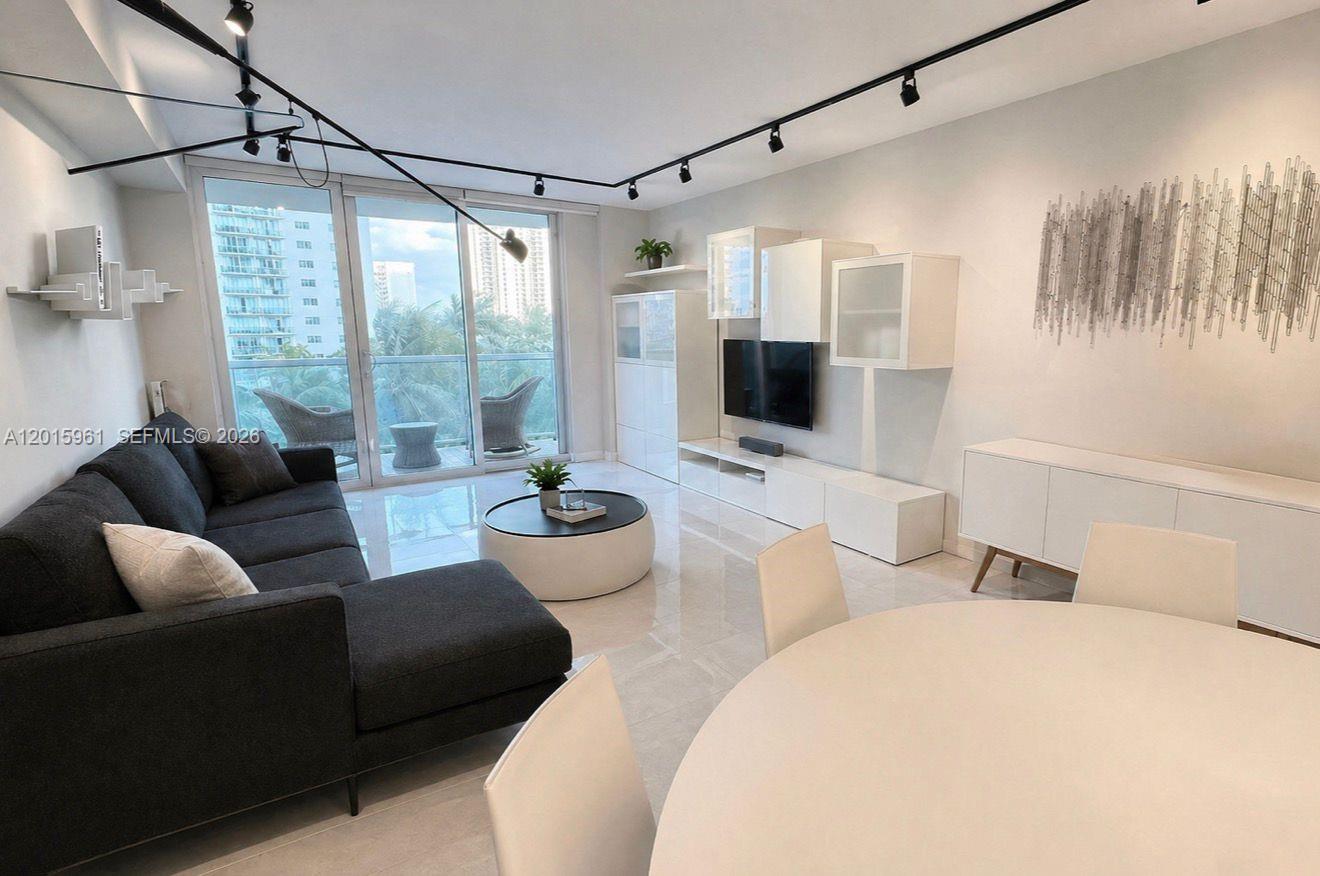 19380 Collins Ave #402