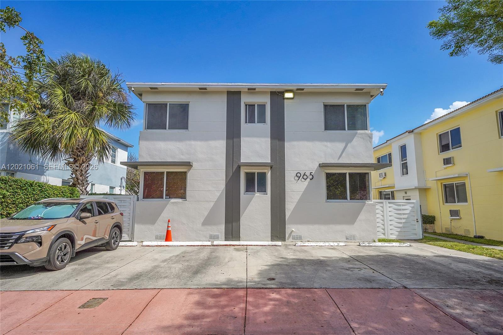 965 Bay Dr #6