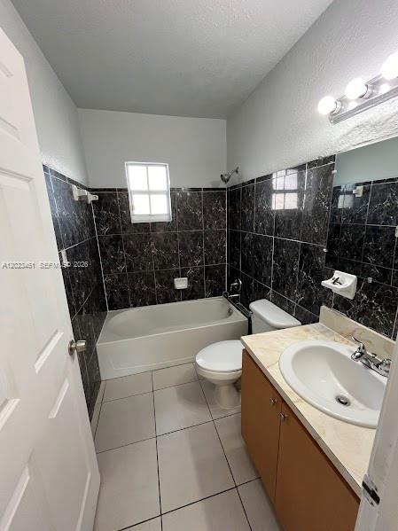 2411 NW 65th St Miami, FL 33147