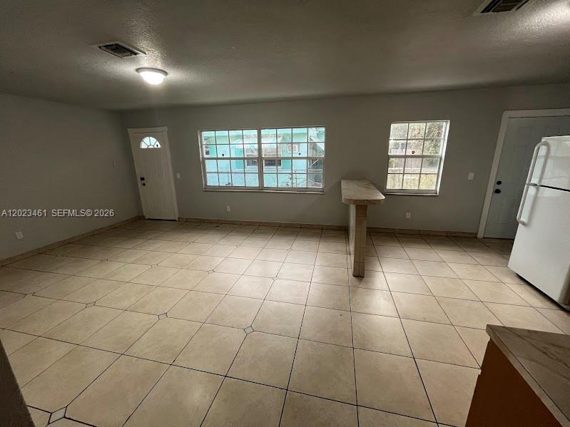 2411 NW 65th St Miami, FL 33147