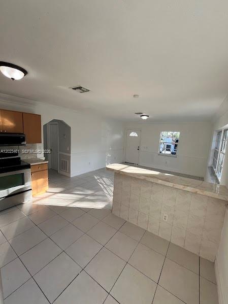 2411 NW 65th St Miami, FL 33147