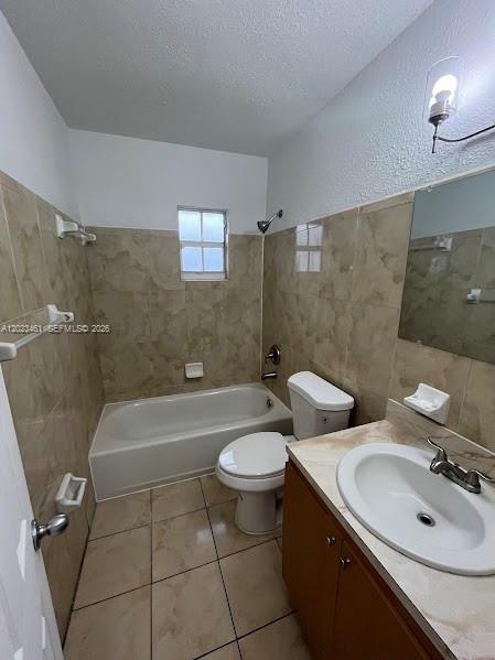 2411 NW 65th St Miami, FL 33147
