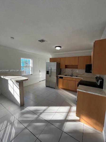 2411 NW 65th St Miami, FL 33147