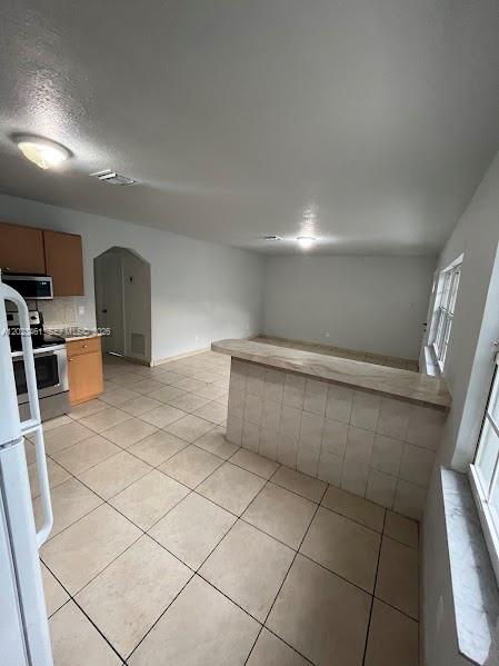 2411 NW 65th St Miami, FL 33147