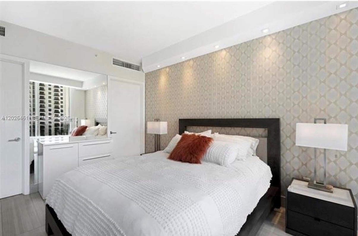 image Brickell Ten17