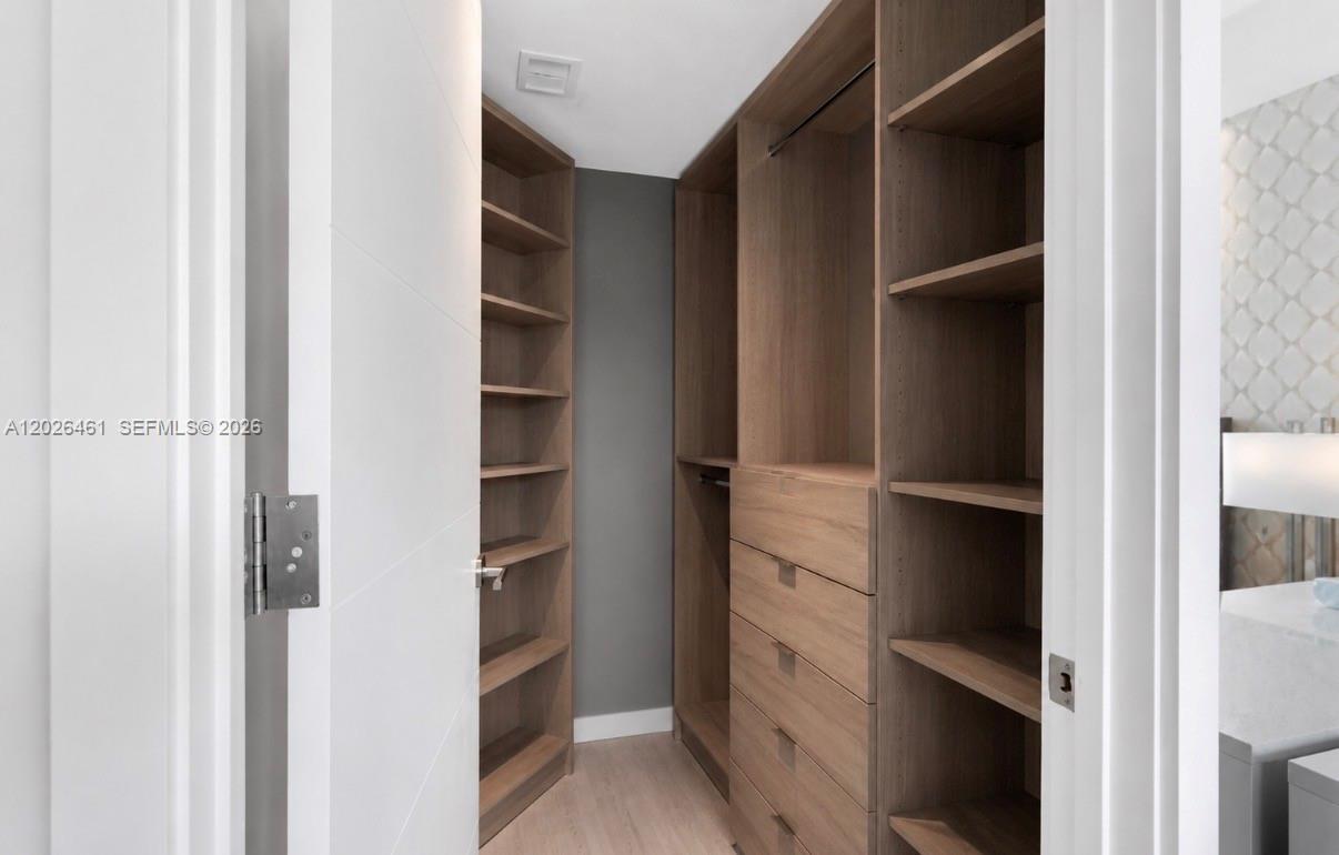image Brickell Ten18