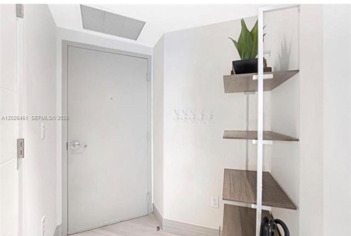 image Brickell Ten6