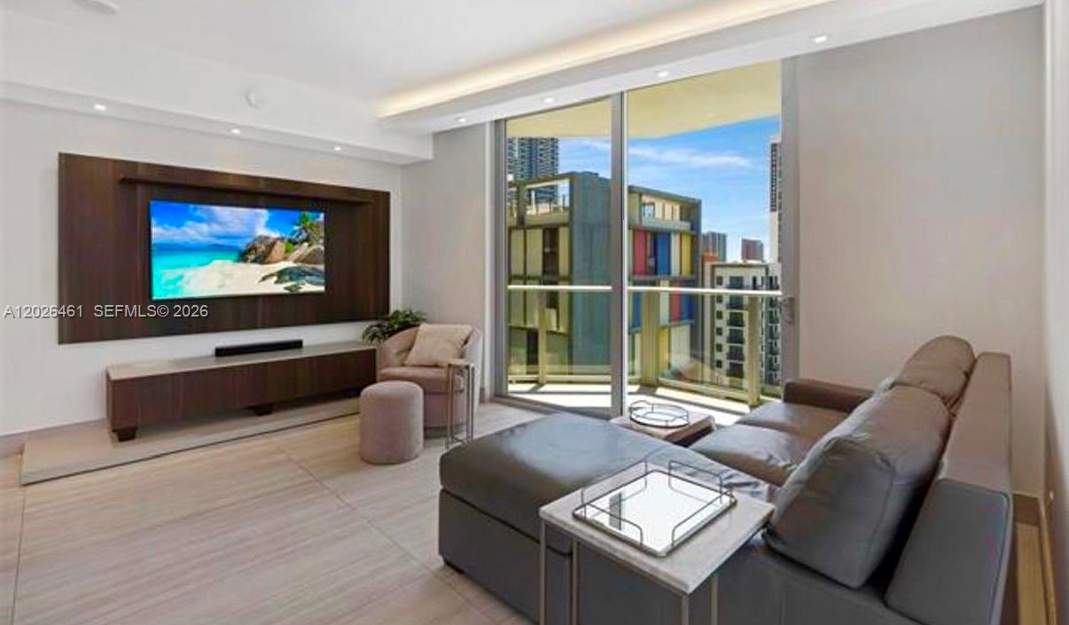 image Brickell Ten7