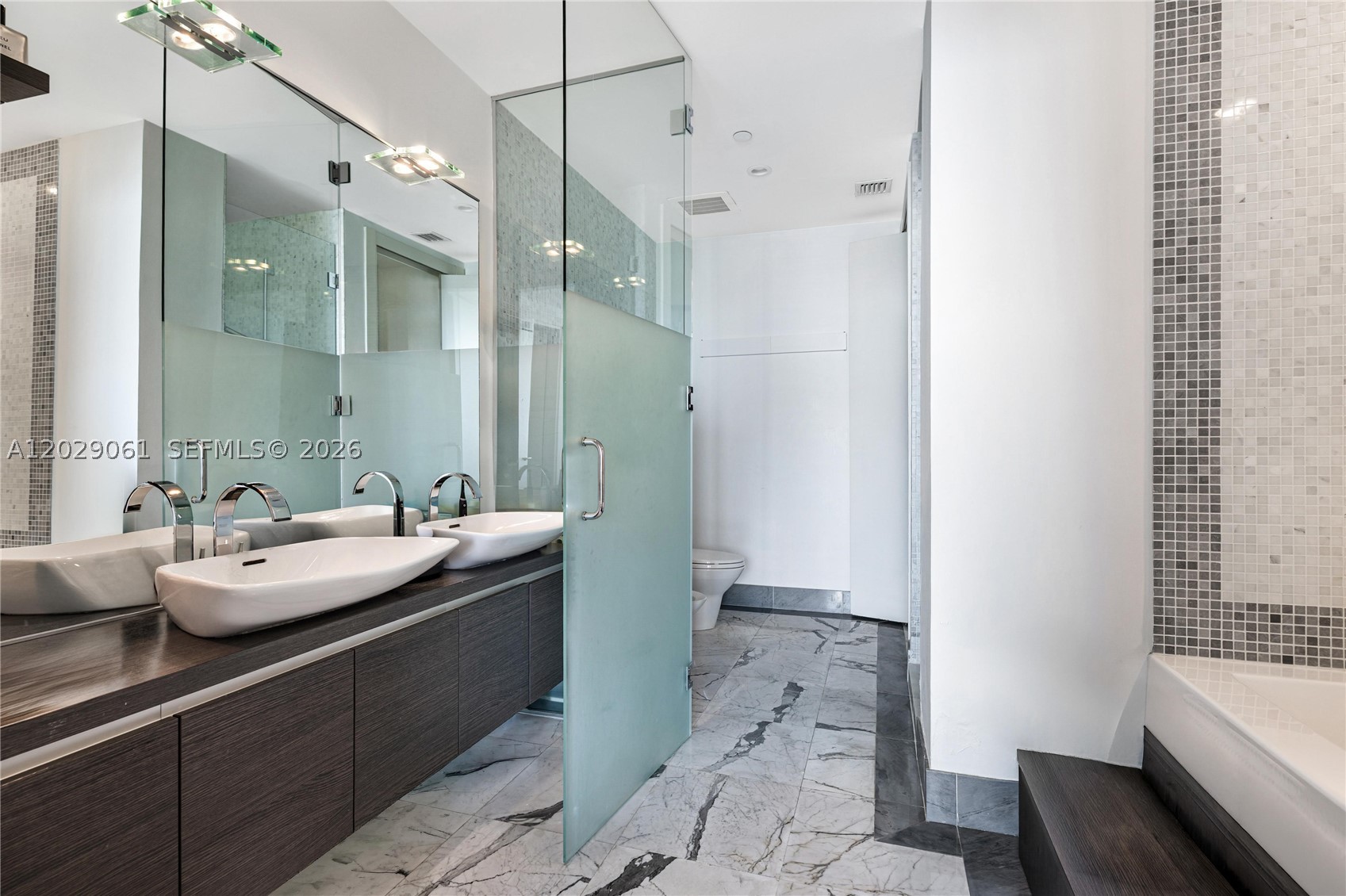 200 Biscayne Blvd Way #4812 Miami, FL 33131
