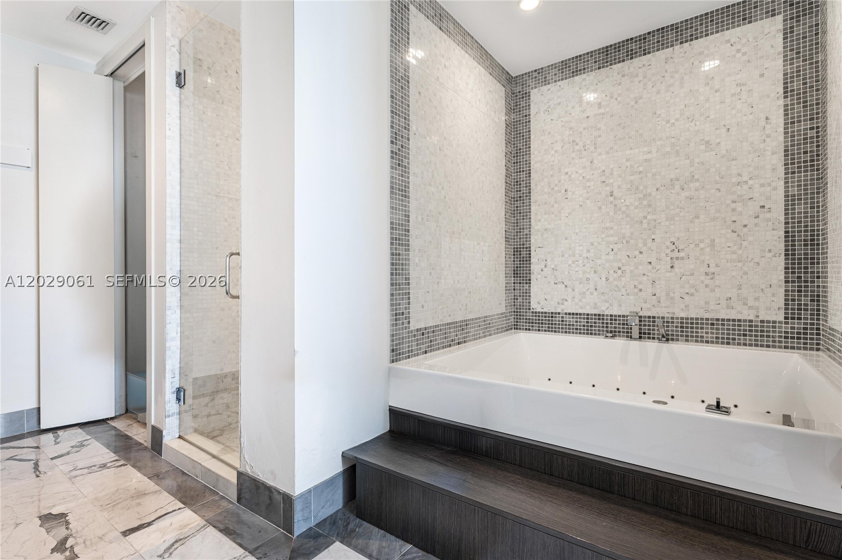 200 Biscayne Blvd Way #4812 Miami, FL 33131